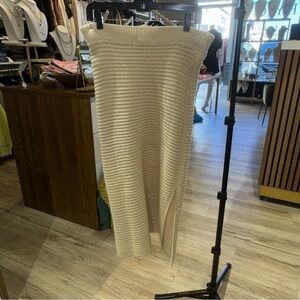 Mod Ref Asymmetrical Cream Knit Skirt
